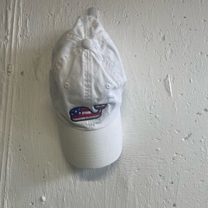Vineyard Vines White Cap USA